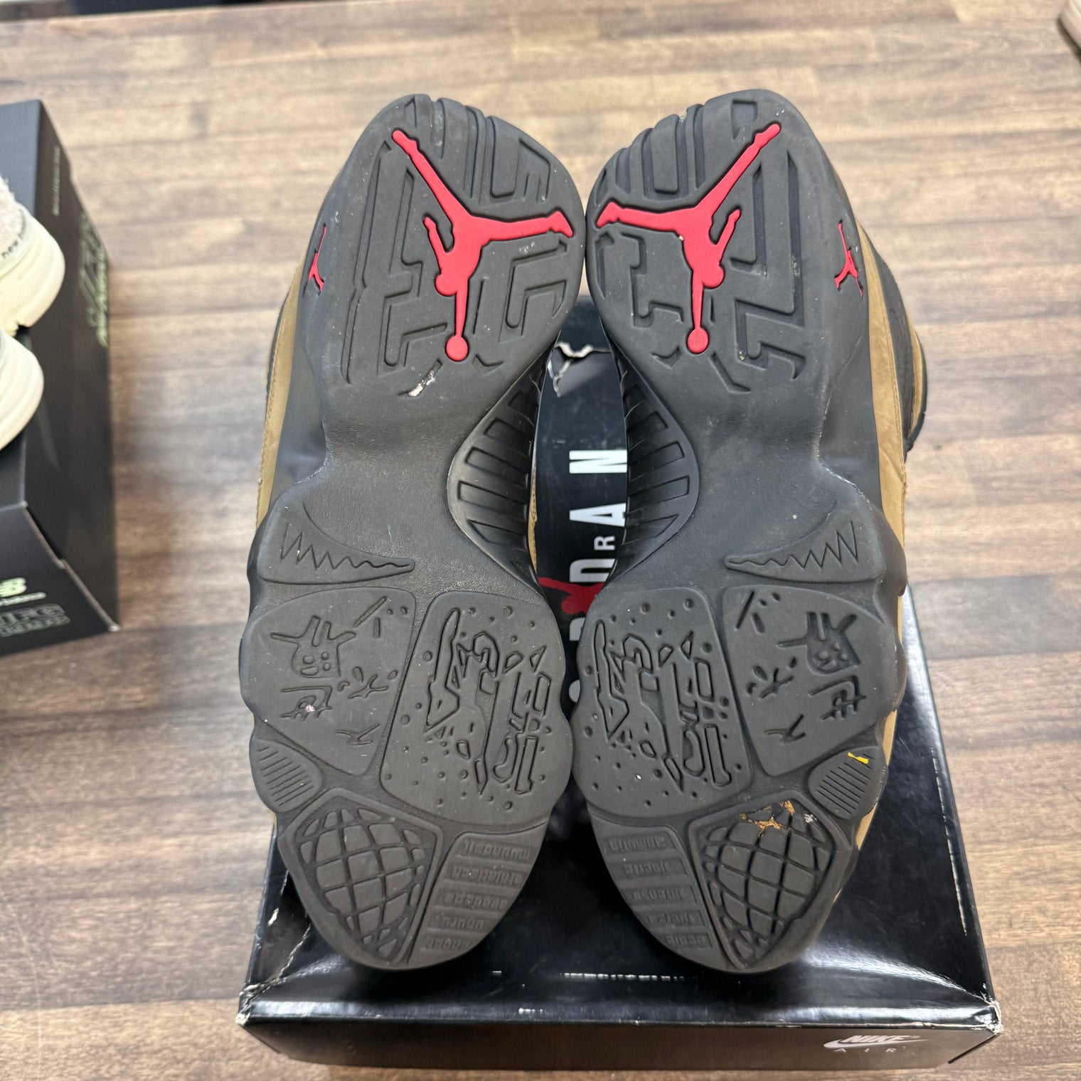 Olive Jordan 9 Retro (USED)