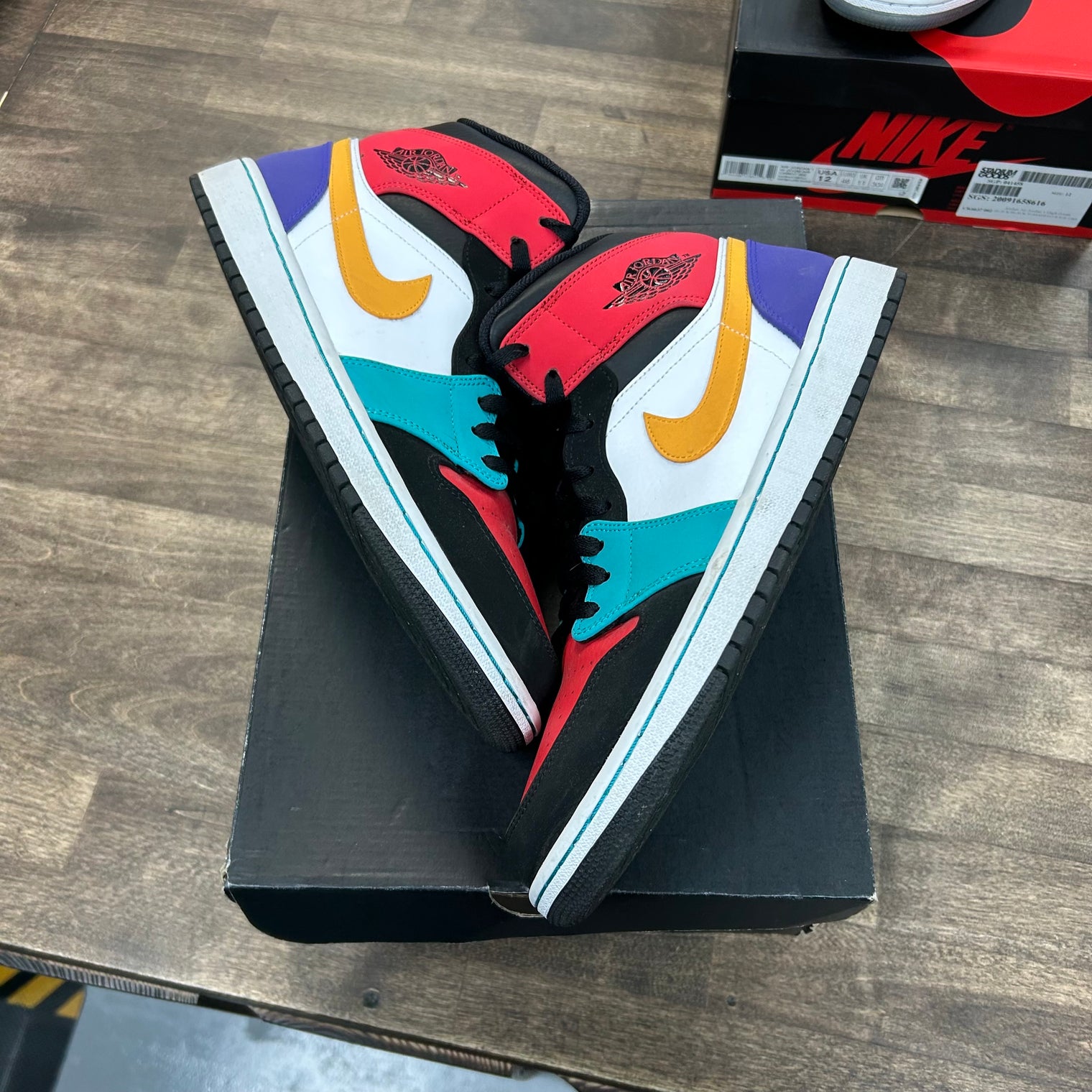 Bred Multi-Color Jordan 1 Mid (USED)