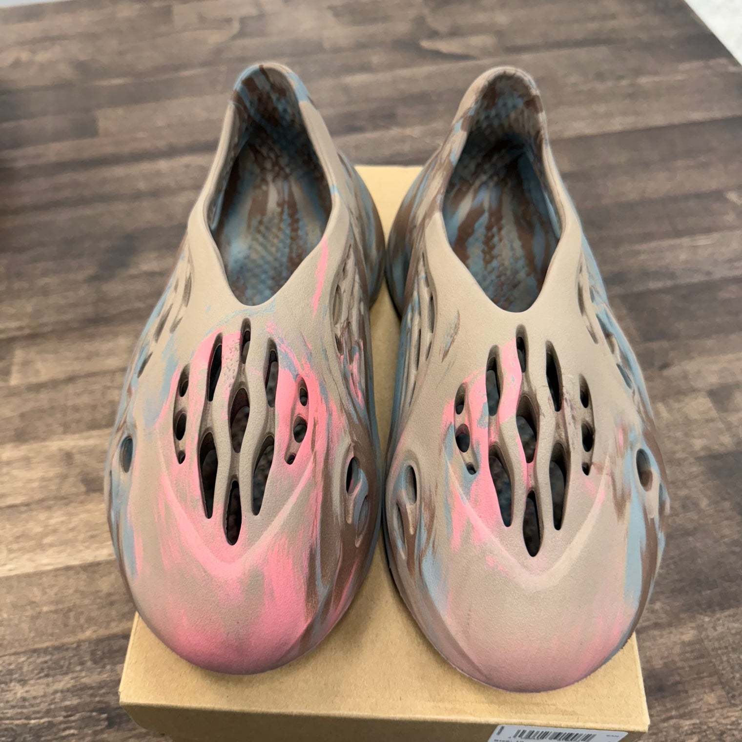 MX Sand Grey Yeezy Foam RNNR (USED)