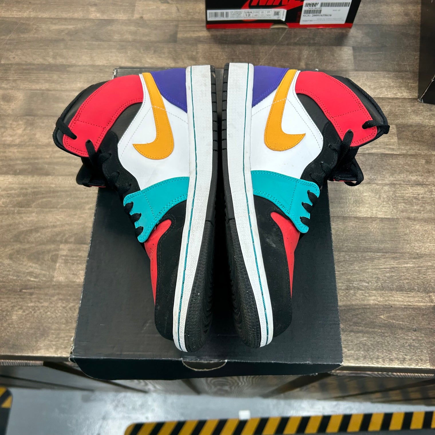 Bred Multi-Color Jordan 1 Mid (USED)