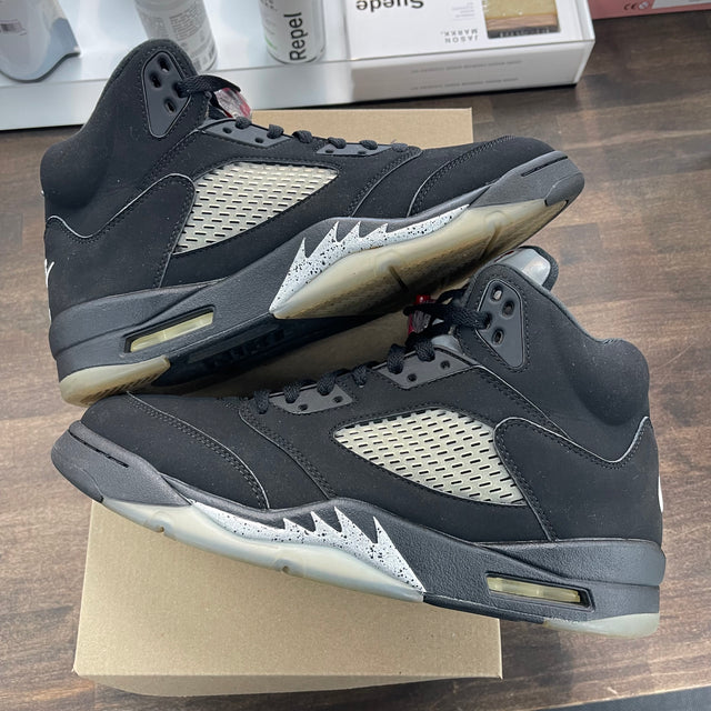 Black Metallic Jordan 5 (USED, No Box)