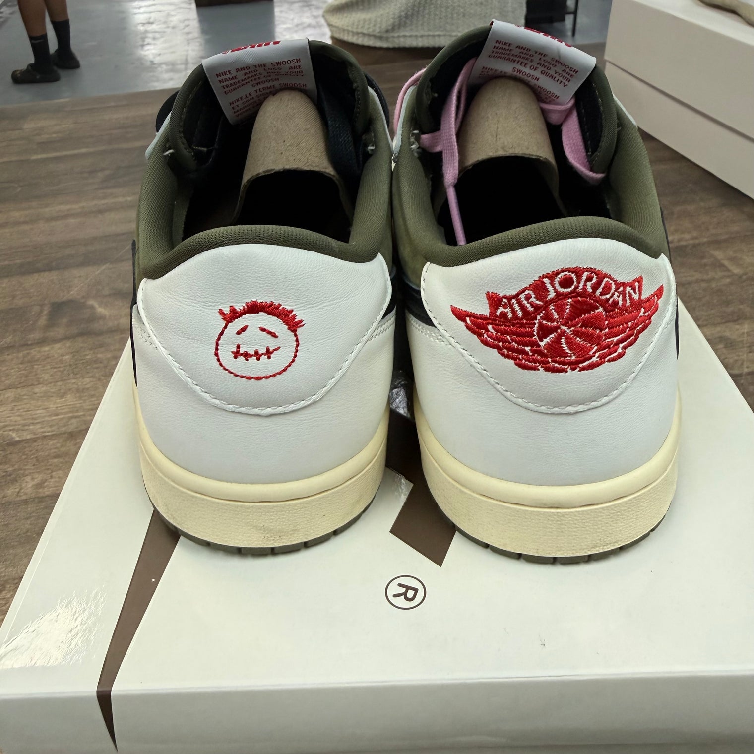 Medium Olive Travis Scott Jordan 1 Low OG (USED)