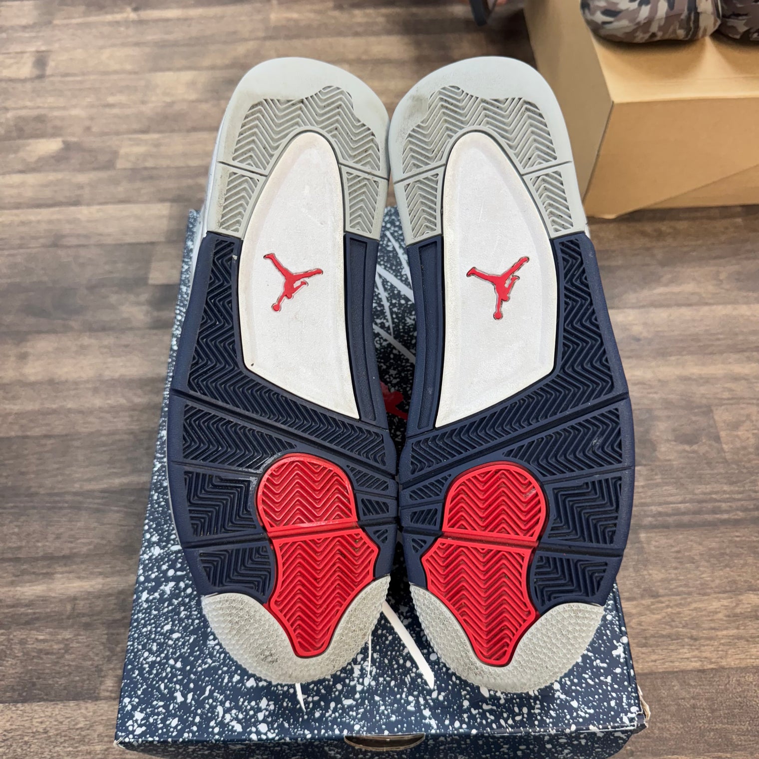 Midnight Navy Jordan 4 (USED)