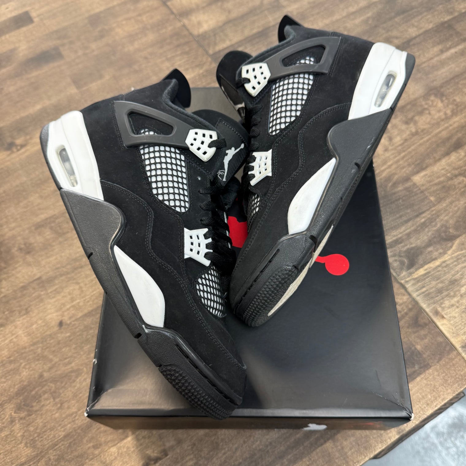 White Thunder Jordan 4 Retro (USED, Replacement Box)