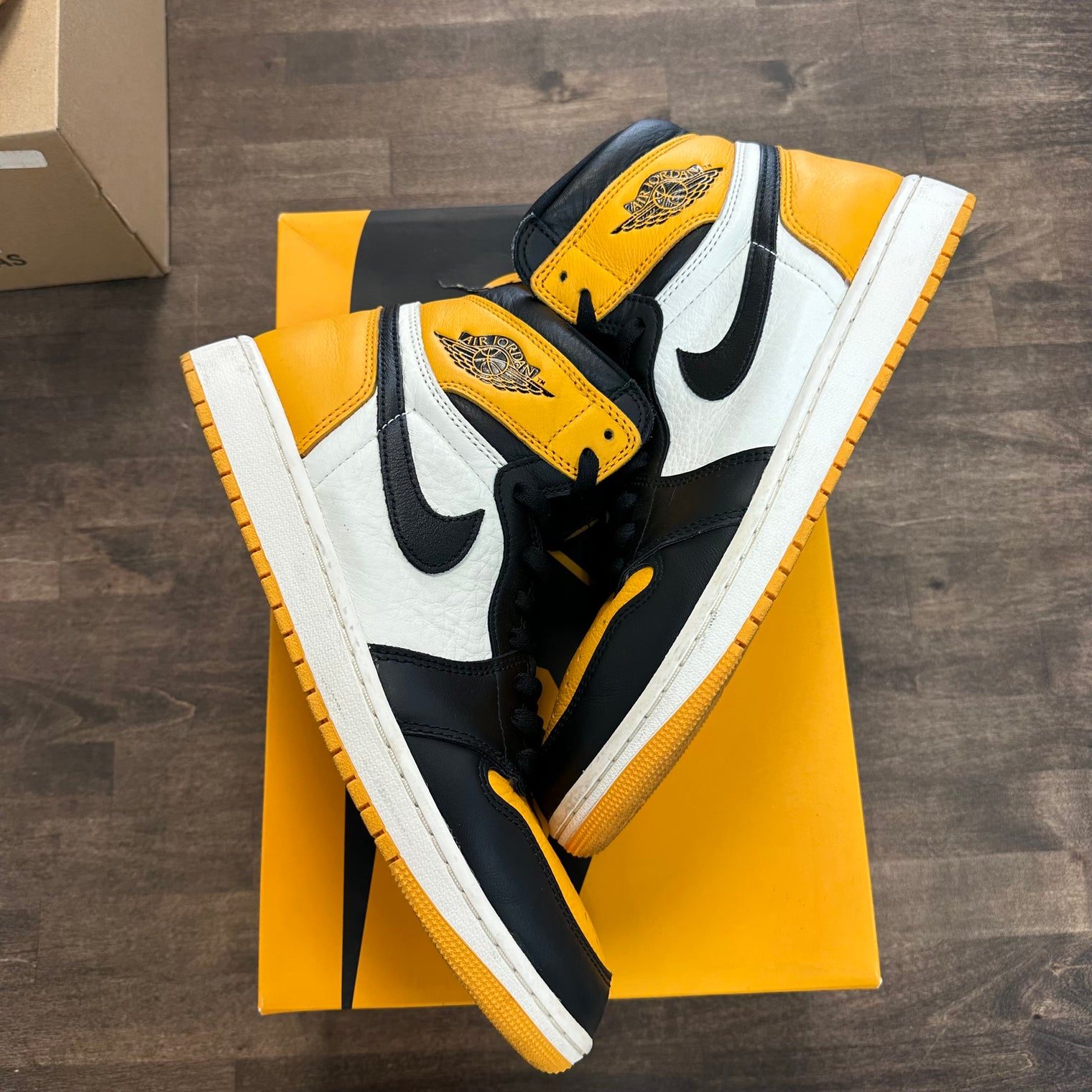 Taxi Yellow Toe Jordan 1 High Retro (USED)