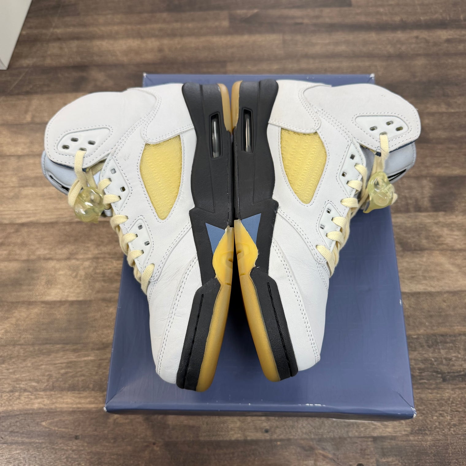 A Ma Maniere Dawn Jordan 5 Retro (W) (USED)