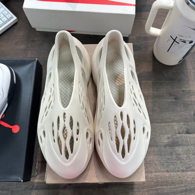 adidas Yeezy Foam RNNR Sand (US 12) (Lightly Worn)