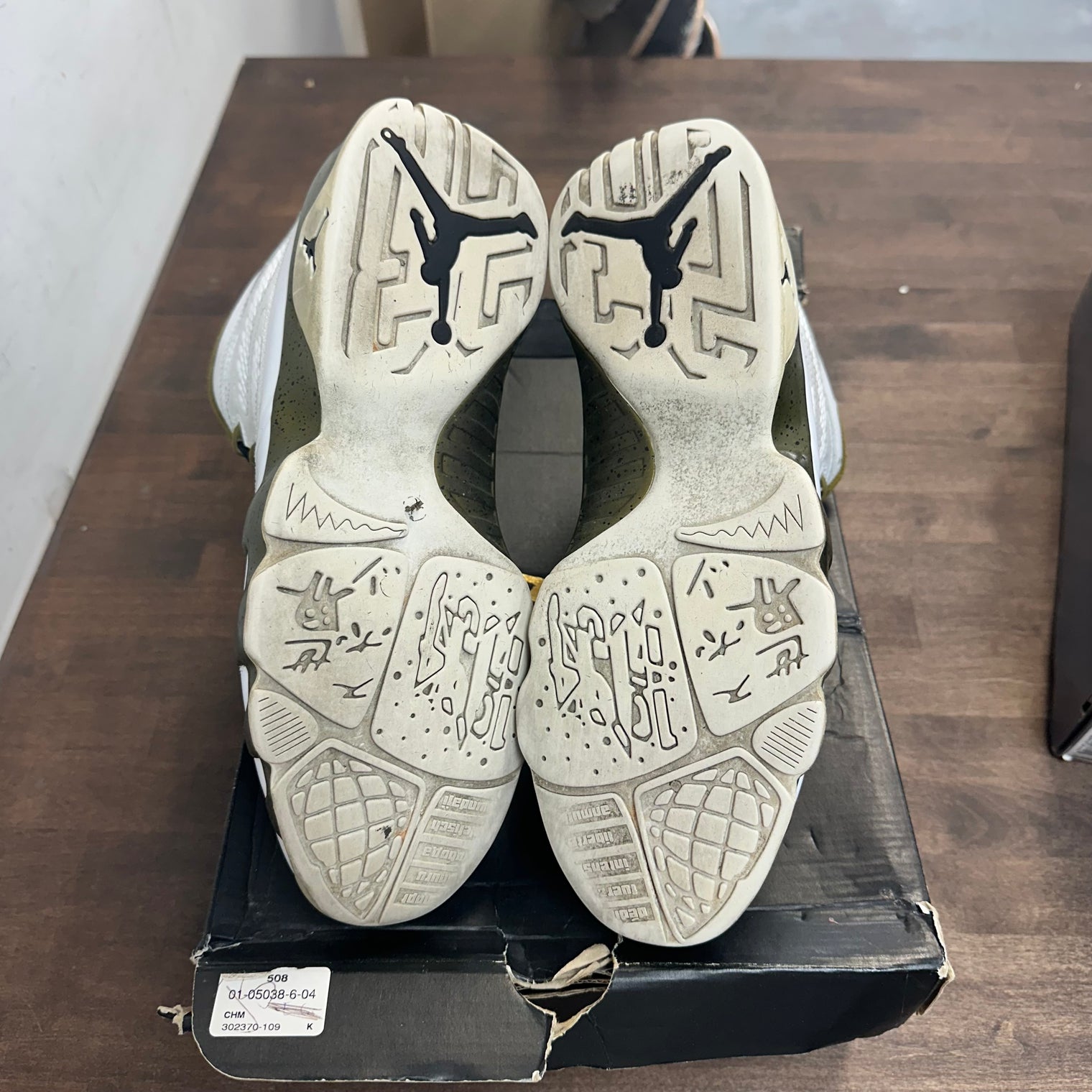 Statue Jordan 9 Retro (USED)