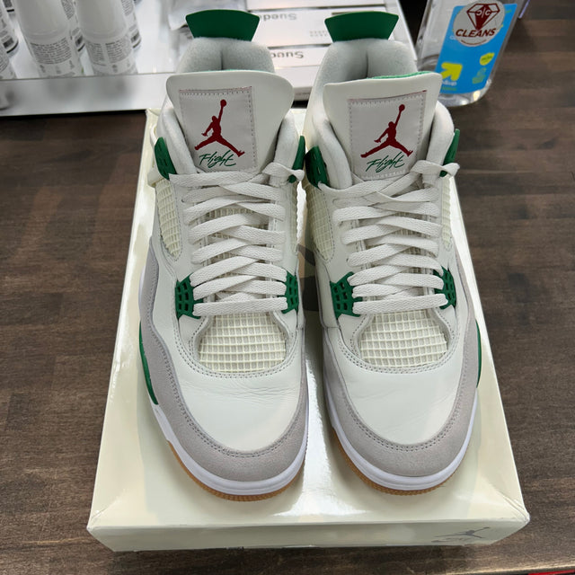 Pine Green SB Jordan 4 Retro (Used)