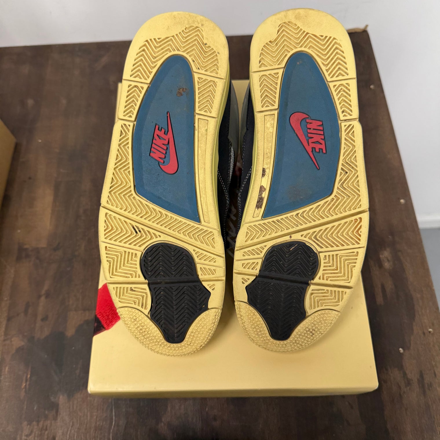 Off Noir Union LA Jordan 4 Retro (USED)