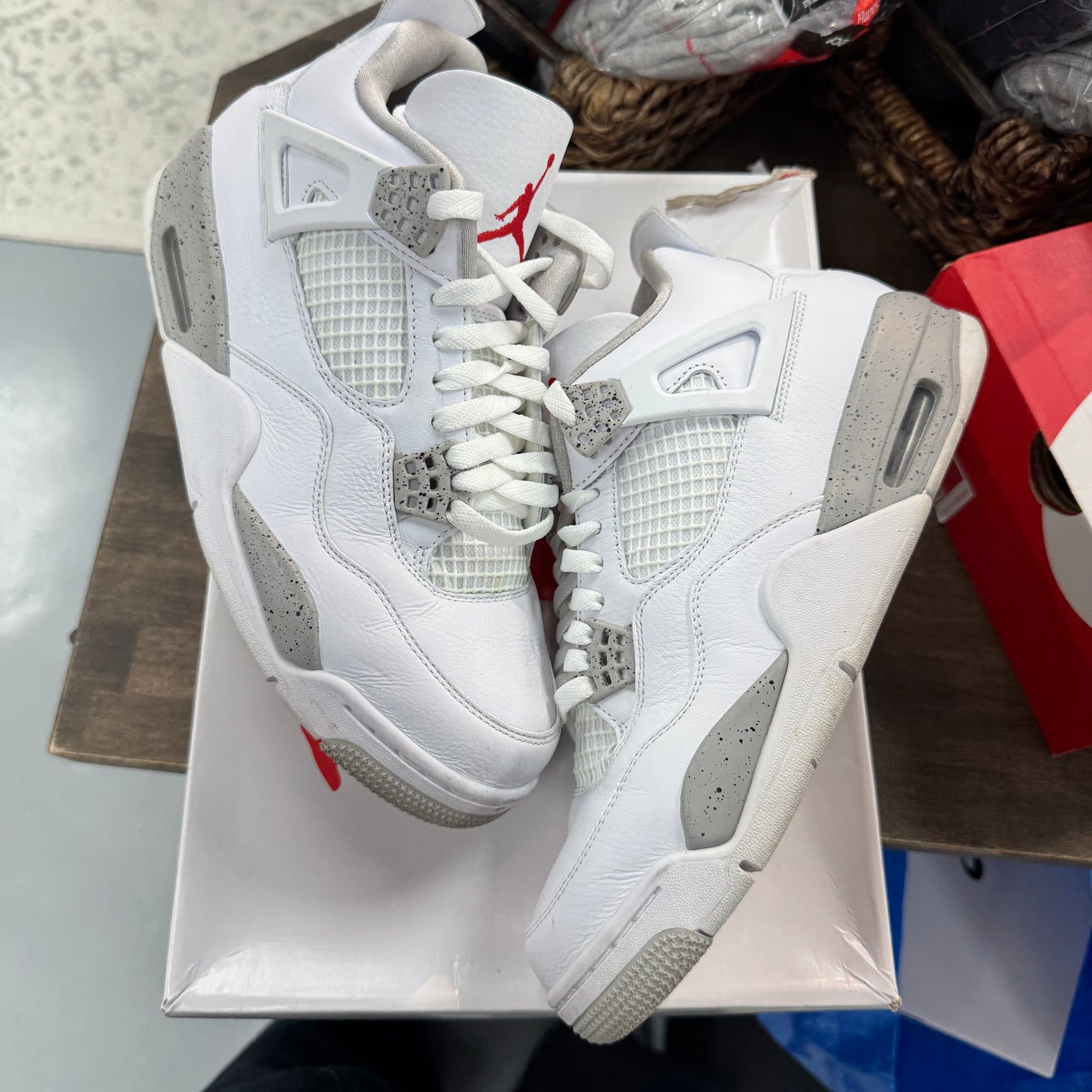 White Oreo Jordan 4 (USED)