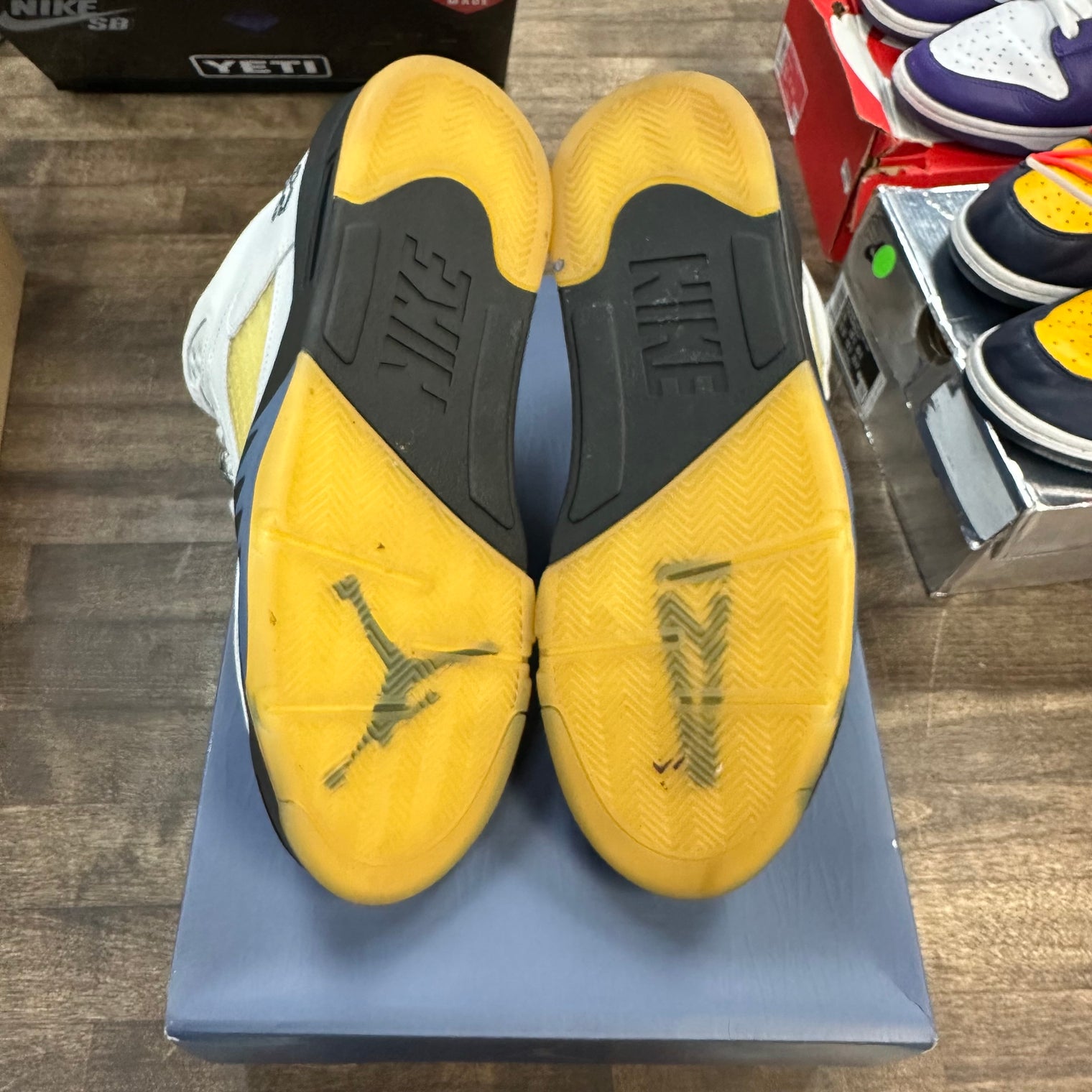 (W) A Ma Maniére Jordan 5 Dawn (USED)