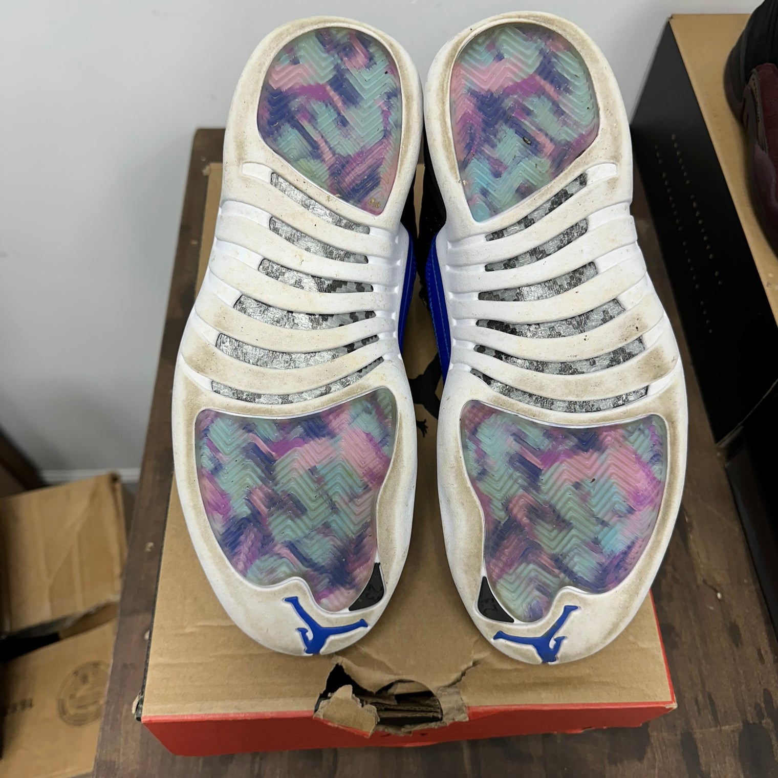 Hyper Royal Jordan 12 (W) (USED)