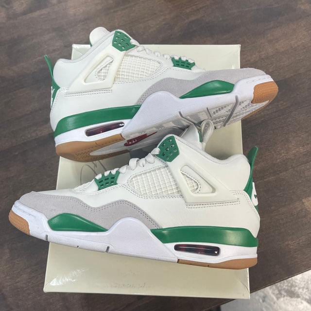 Pine Green SB Jordan 4 (USED)