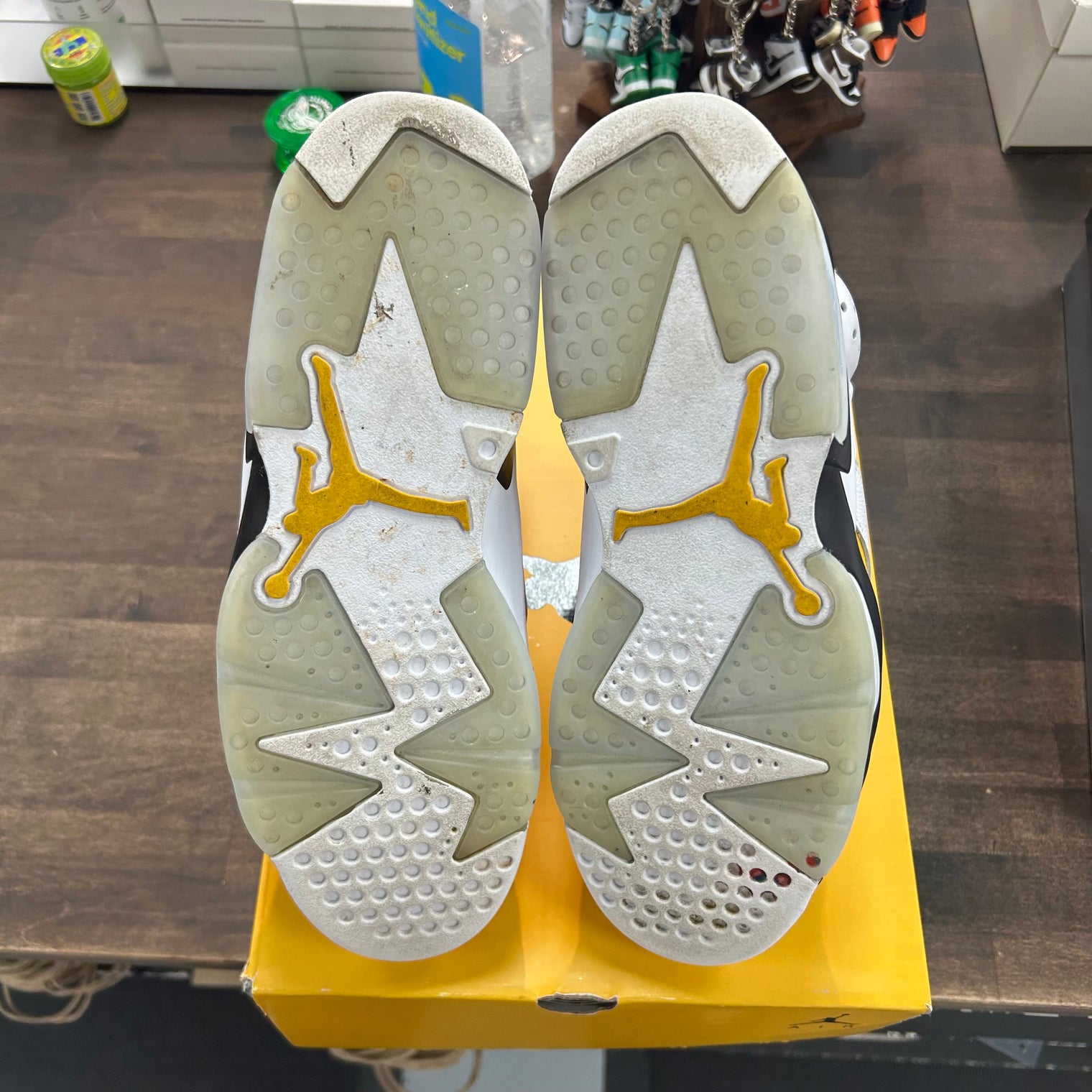 Ochre Jordan 6 Retro (USED)