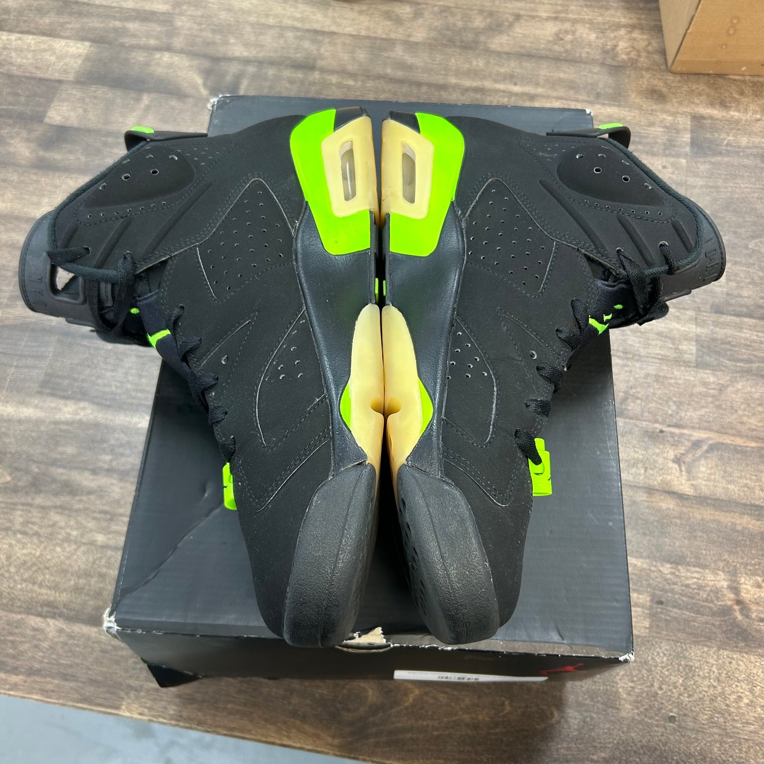 Electric Green Jordan 6 Retro (USED)