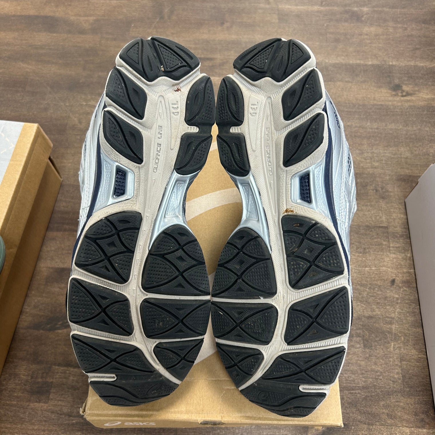 Billy's Pure Silver Midnight ASICS Gel-NYC (USED)