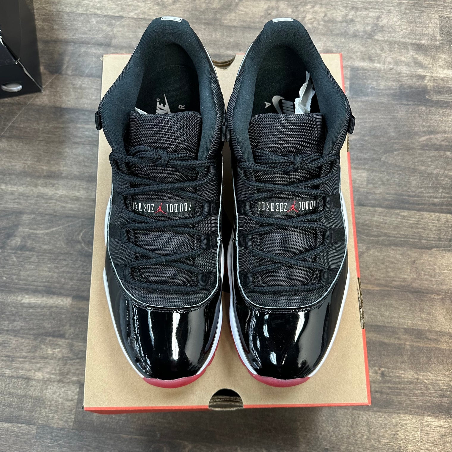 Bred Jordan 11 Low 2025 (USED)