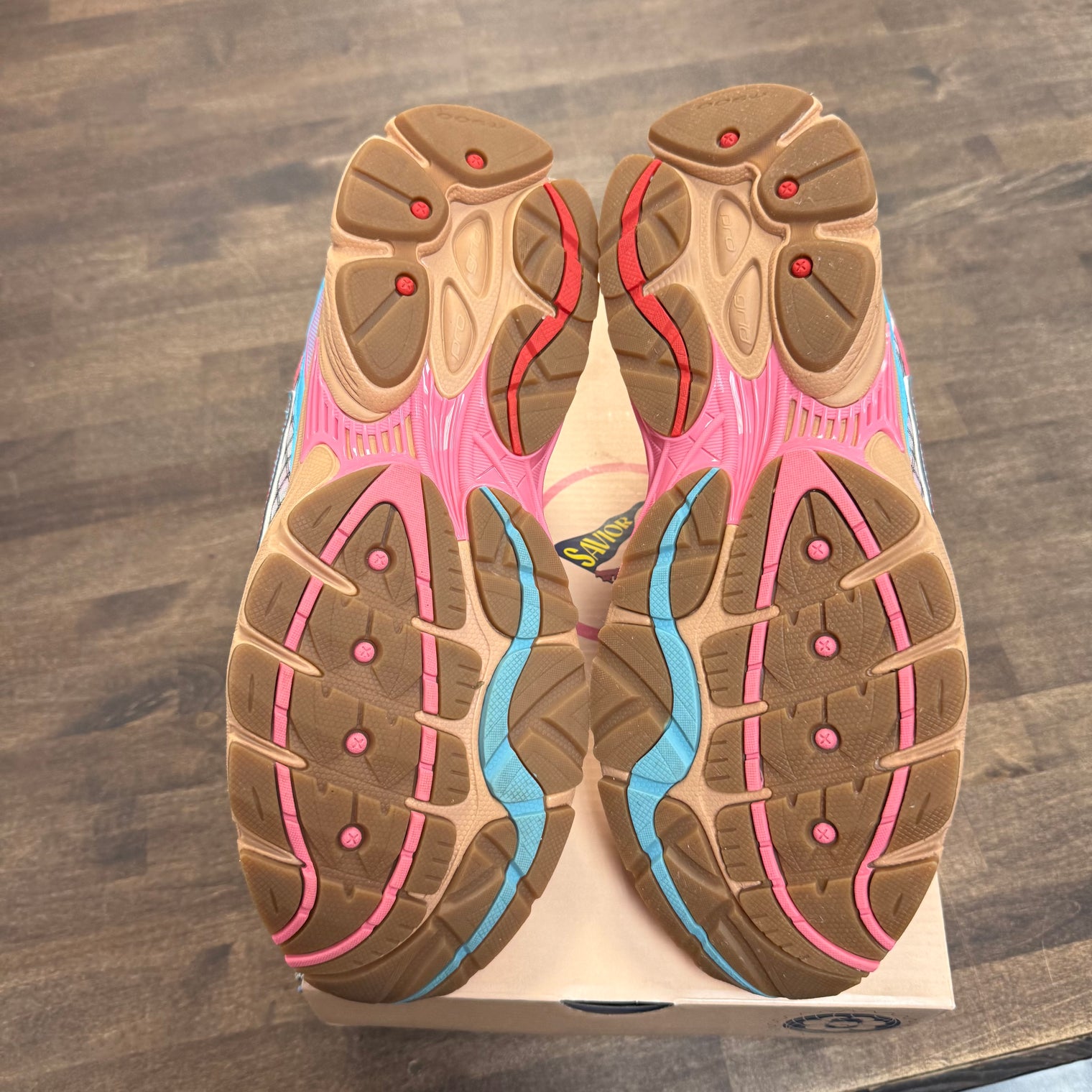 Saucony ProGrid Omni 9 Jae Tips To Do List Tan (USED)