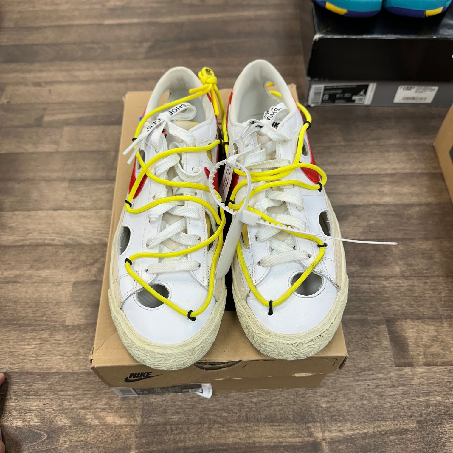 Off-White University Red Blazer Low (USED)