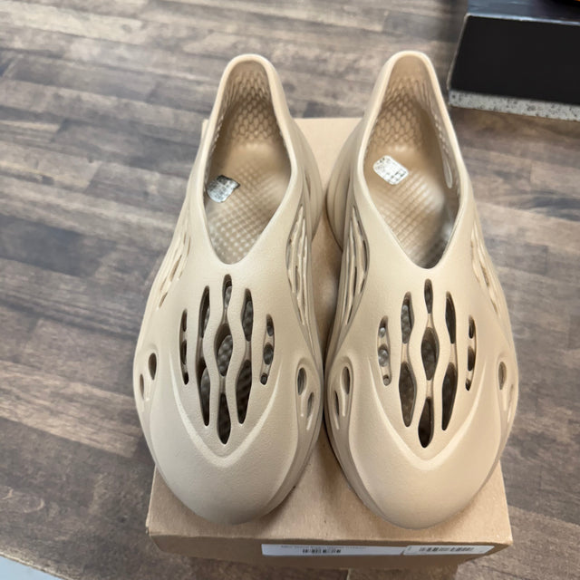 Mist Yeezy Foam RNNR (USED)