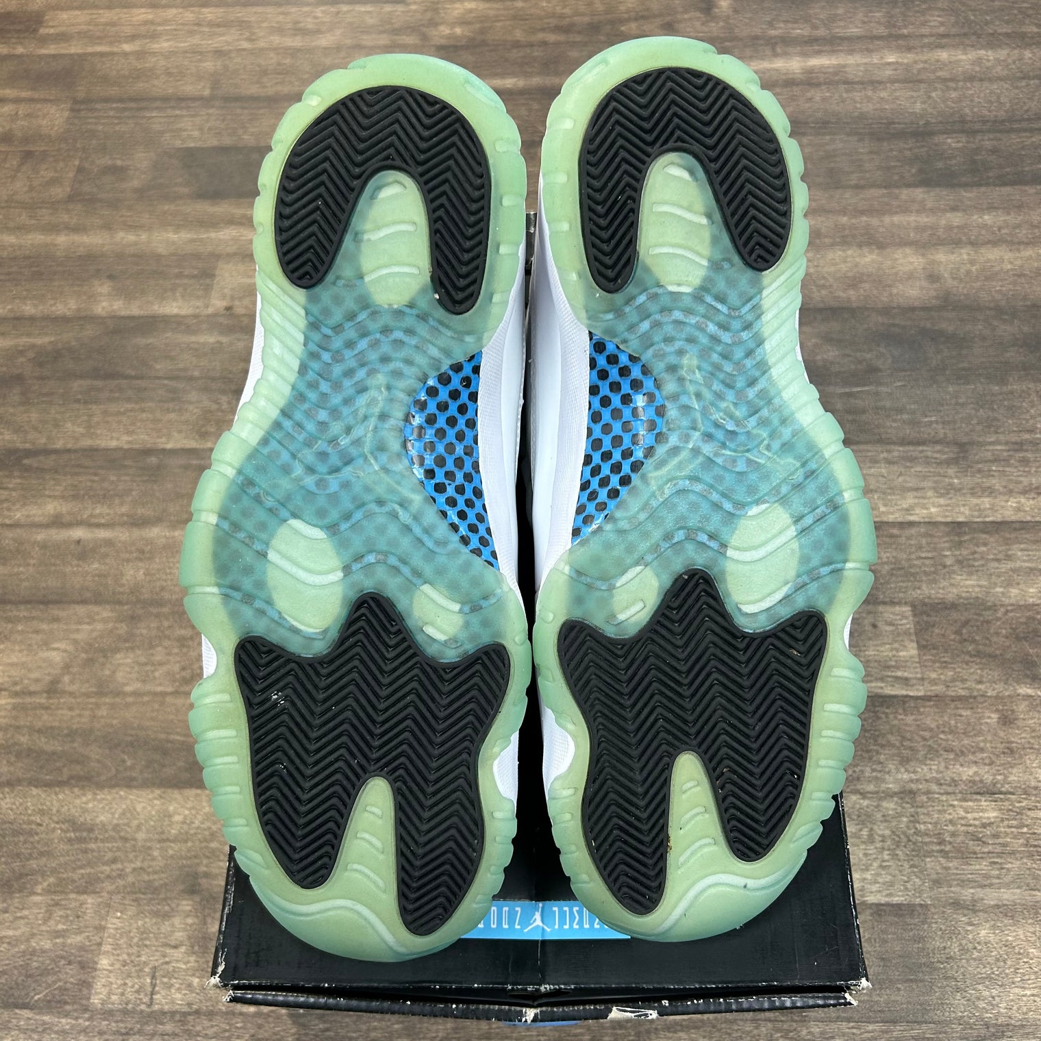 Legend Blue Jordan 11 (2014) (USED)