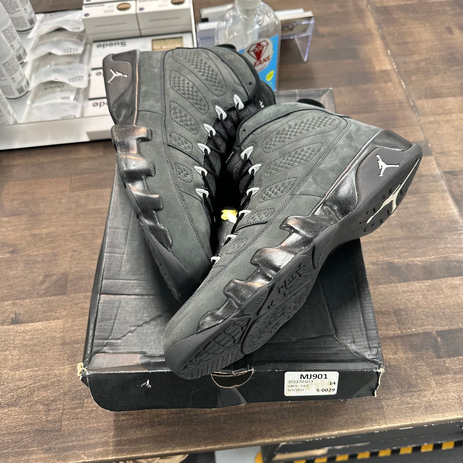 Anthracite Jordan 9 Retro (Used)