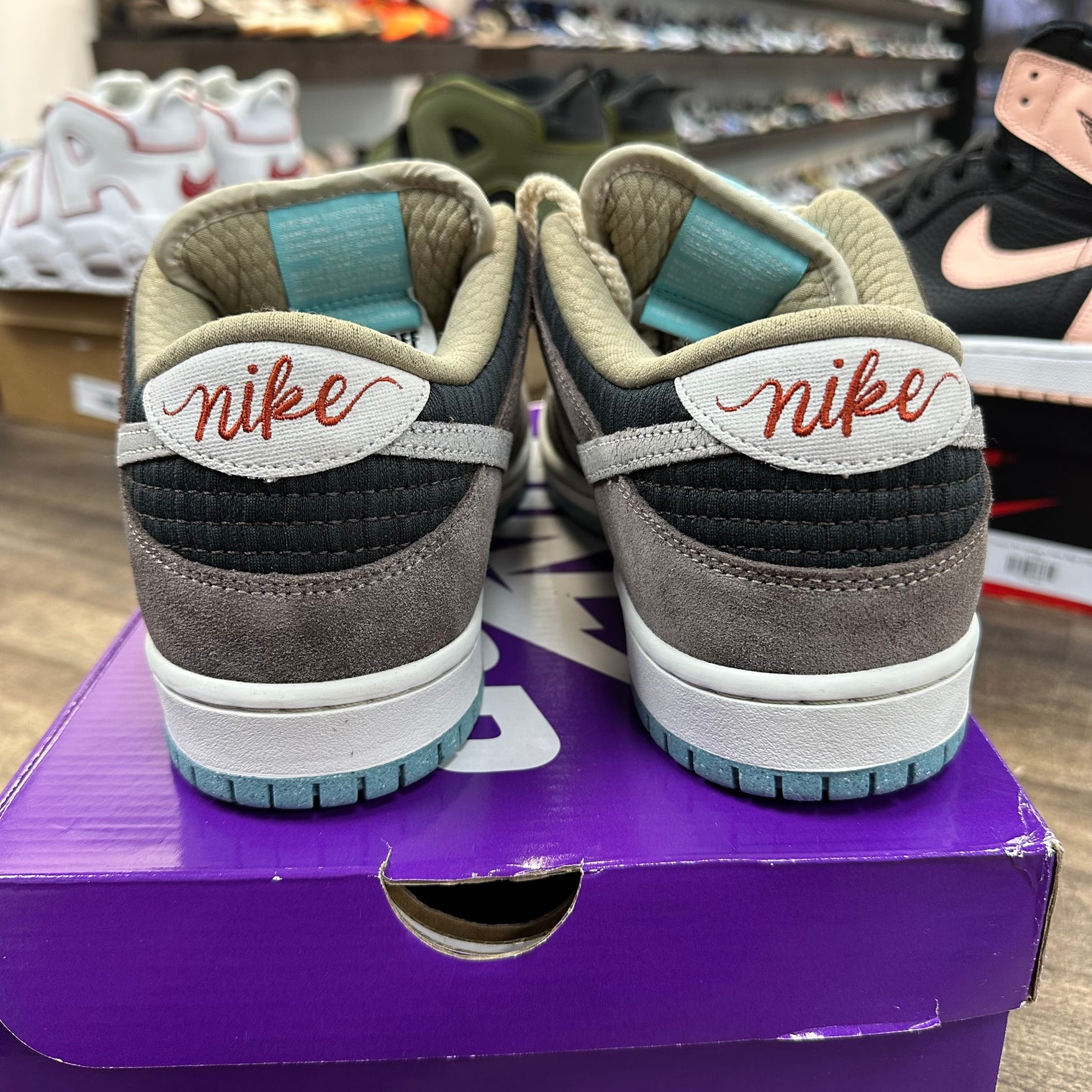 Big Money Saving Nike SB Dunk Low (USED)