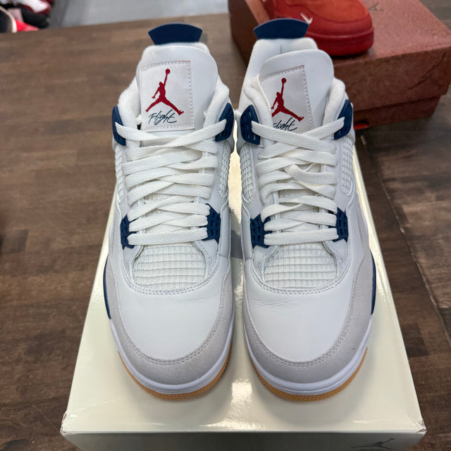 Navy SB Jordan 4 (USED)