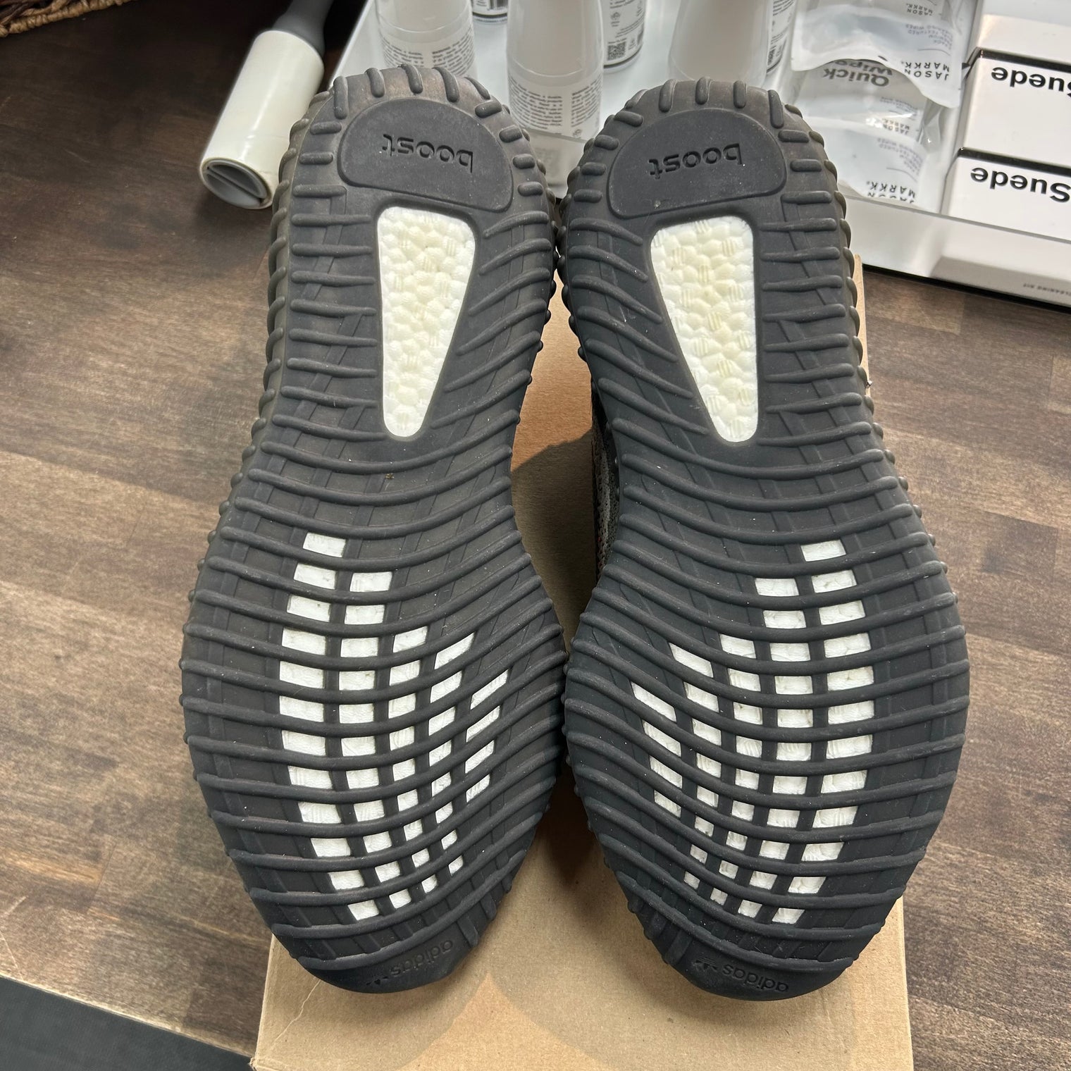 Carbon Beluga Yeezy 350 (USED,No Box)