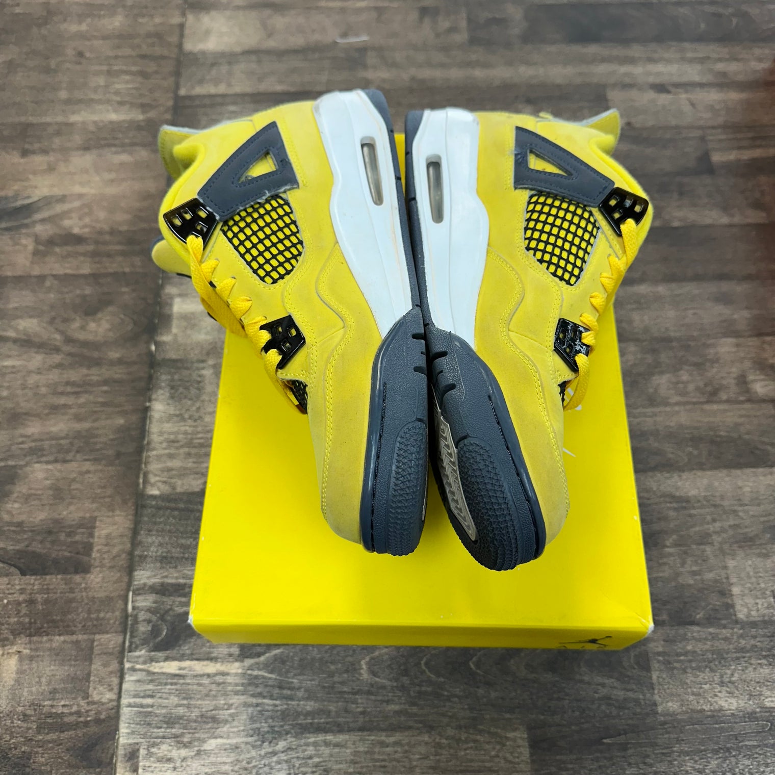 (GS) Lightning Jordan 4 (USED)