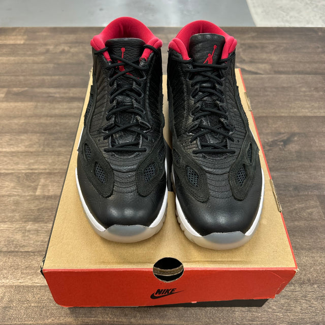 Bred Jordan 11 Low IE (USED)