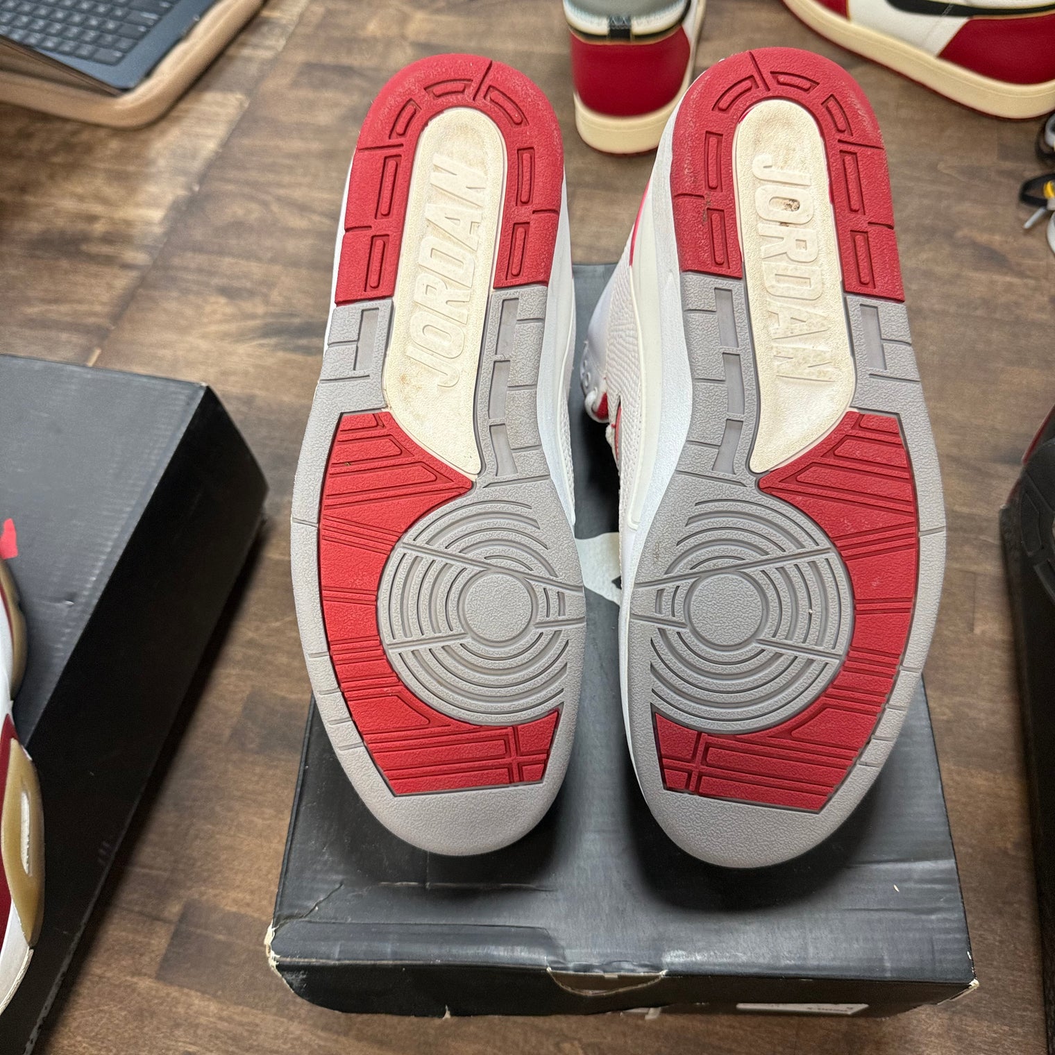 White Red Jordan 2 (2014) (USED)