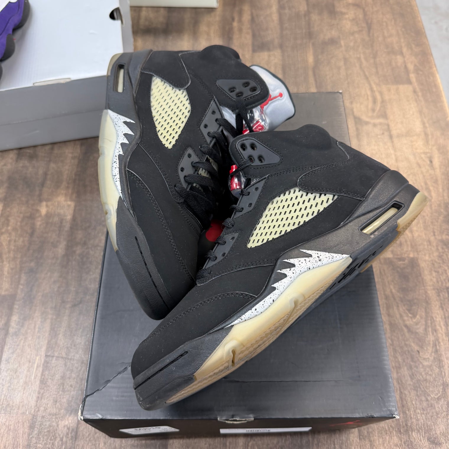 Black Metallic Jordan 5 Retro (2016) (USED)