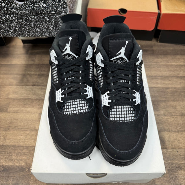 White Thunder Jordan 4 Retro (USED)