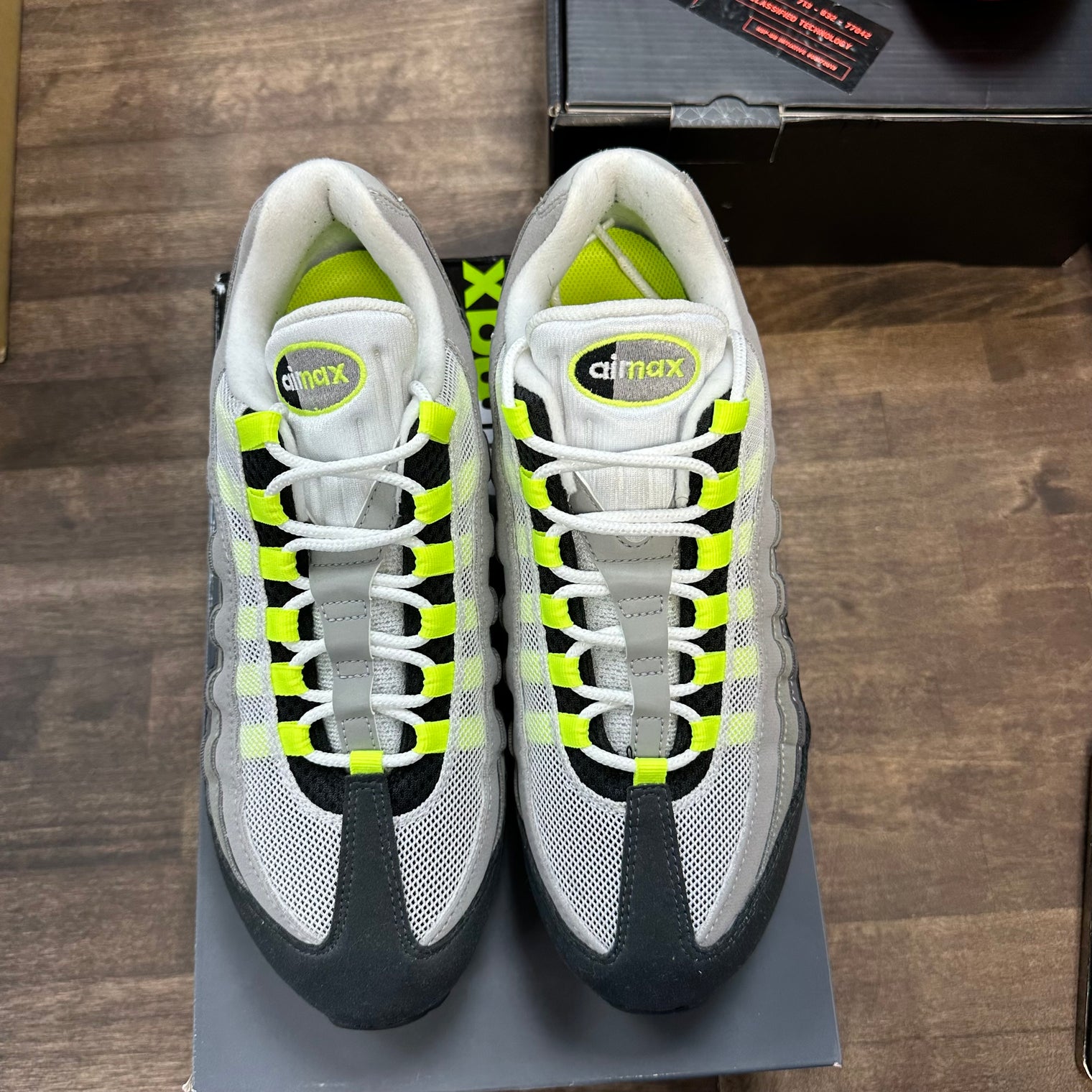Big Bubble Neon Air Max 95 OG (USED)