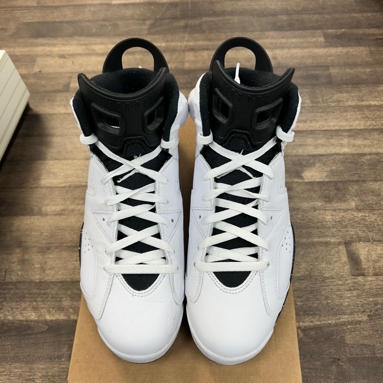 Reverse Oreo Jordan 6 Retro (USED, No Box)