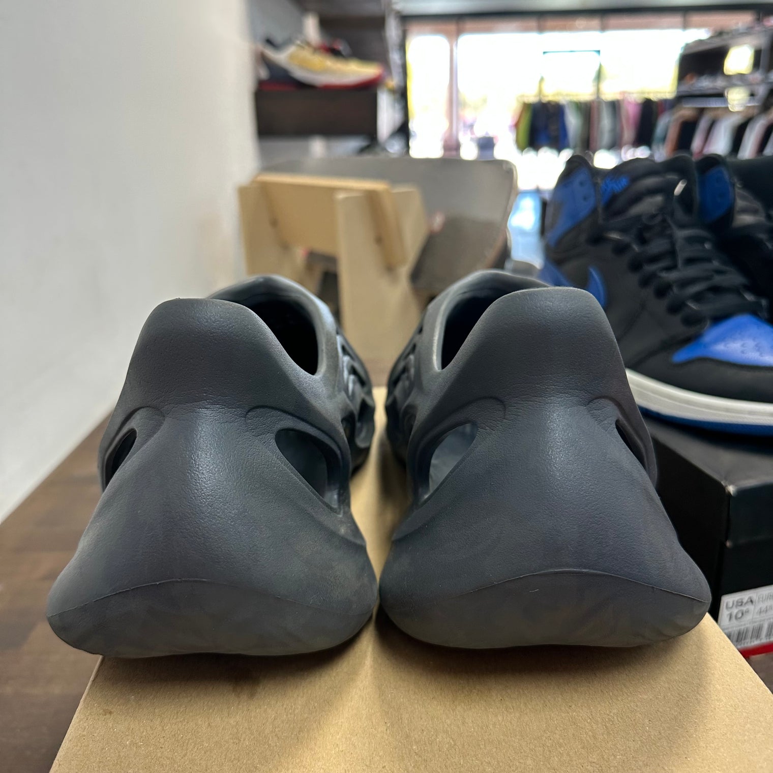 Onyx Yeezy Foam RNNR (USED)