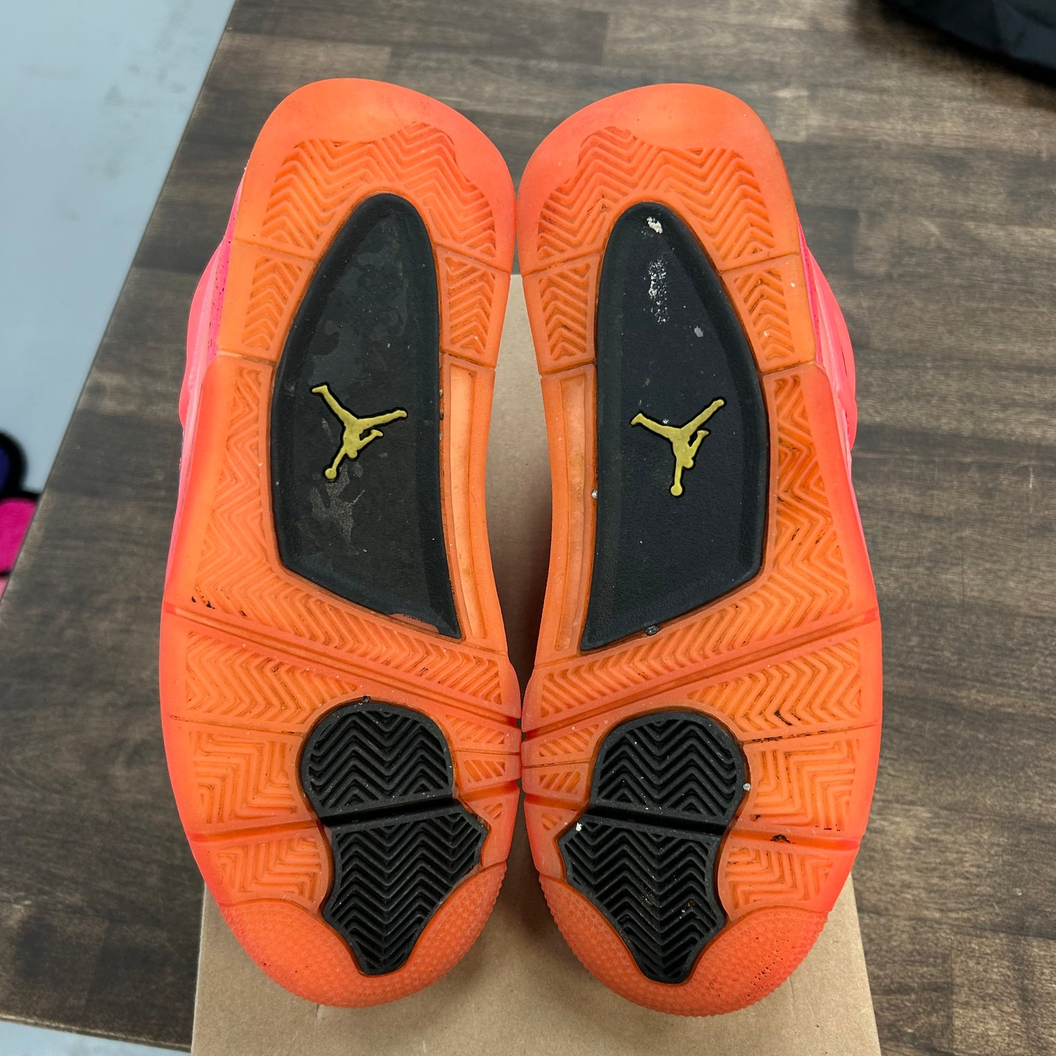 Hot Punch Jordan 4 Retro (W) (USED, No Box)