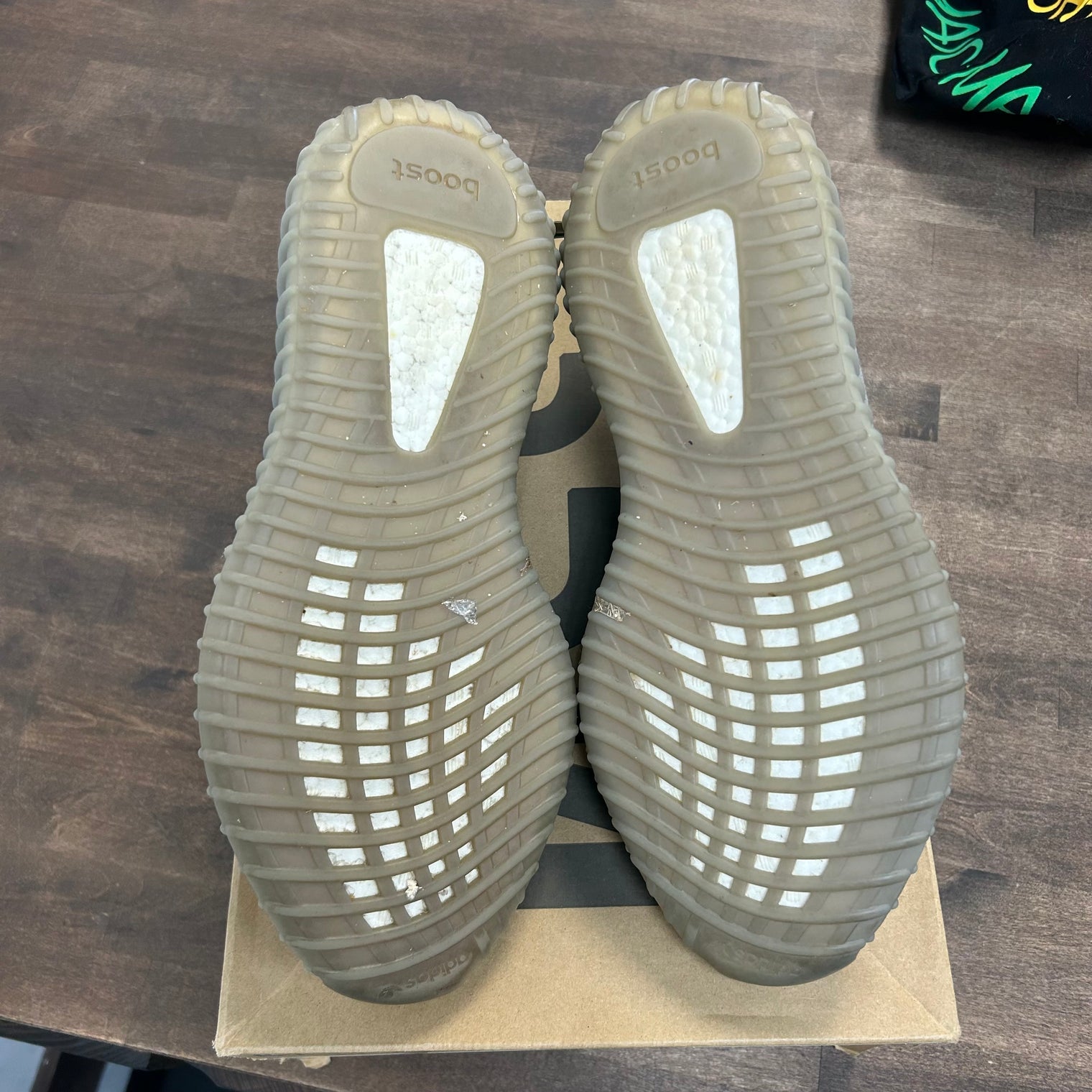 Beluga Yeezy 350 (2016) (USED)