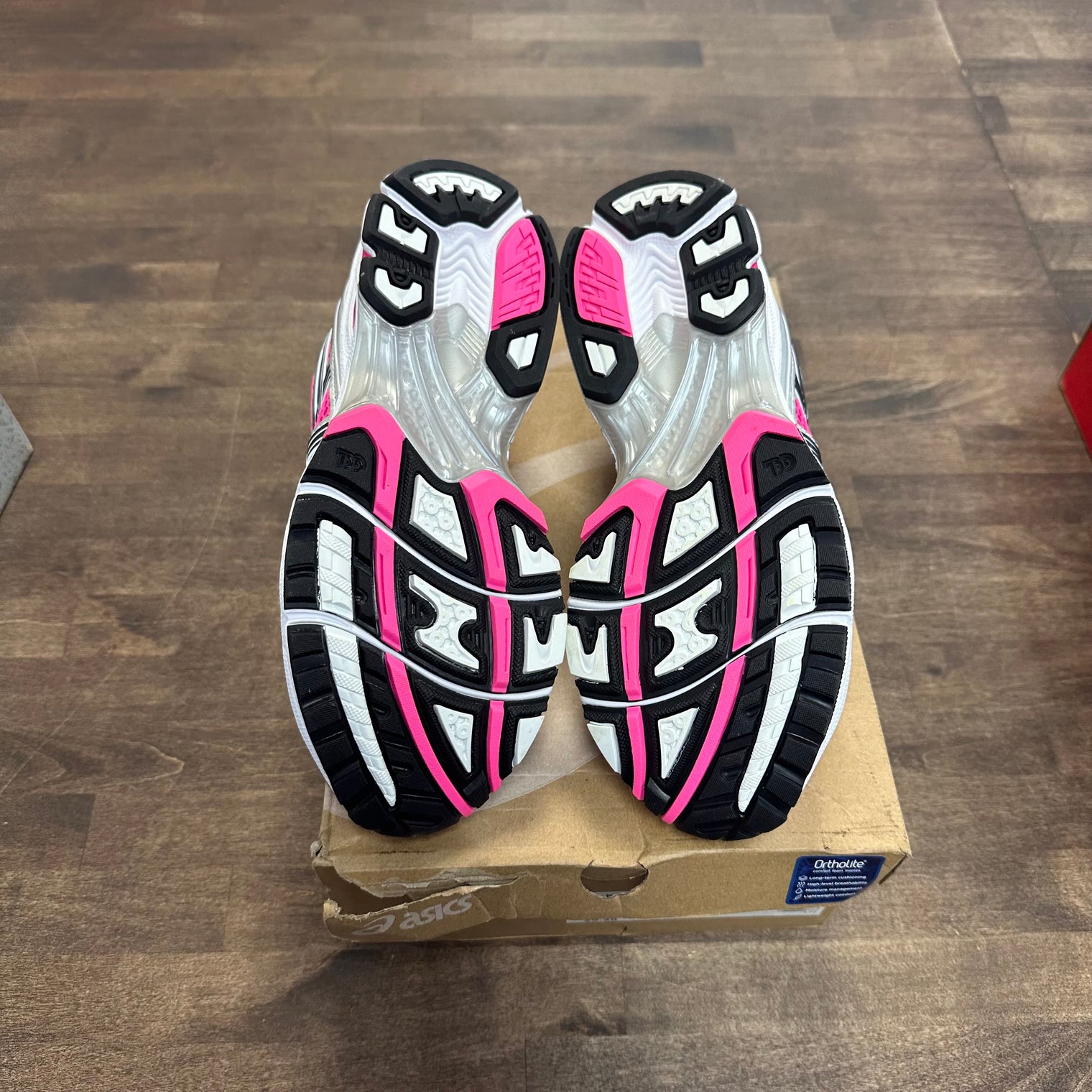 Pink Glo ASICS Gel-Kayano (Like New)