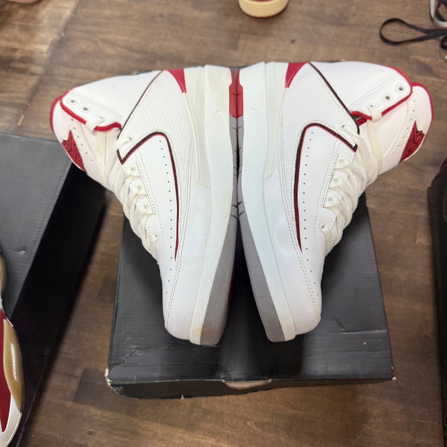 White Red Jordan 2 (2014) (USED)