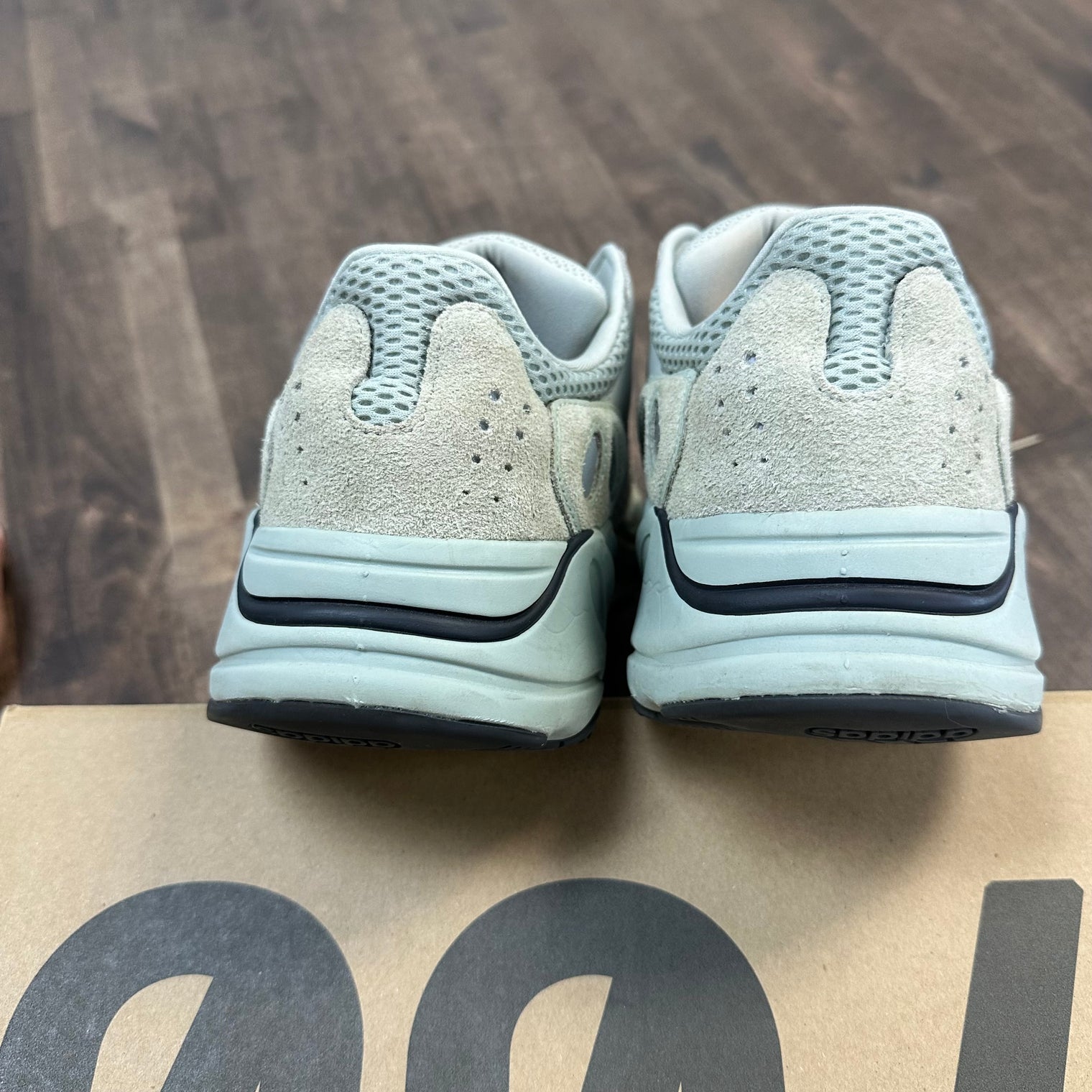 Salt Yeezy 700 (USED)