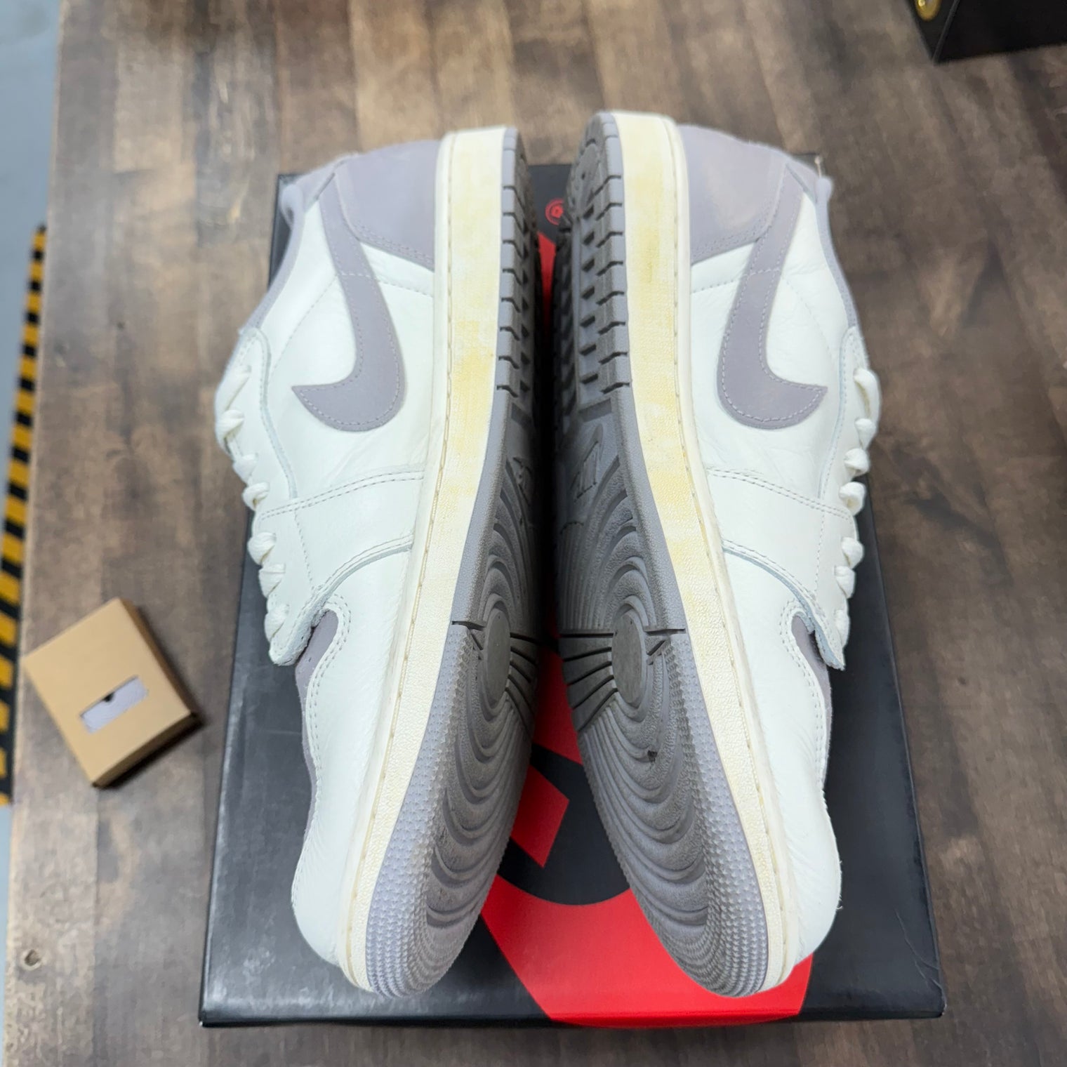 Atmosphere Grey Jordan 1 Low OG (USED)