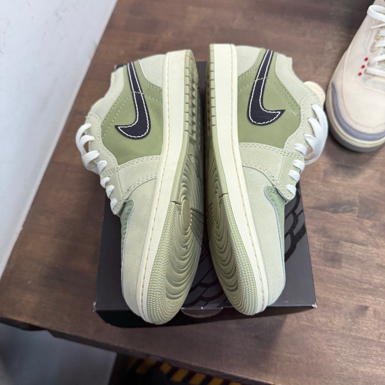 Craft Light Olive Jordan 1 Low SE (USED)