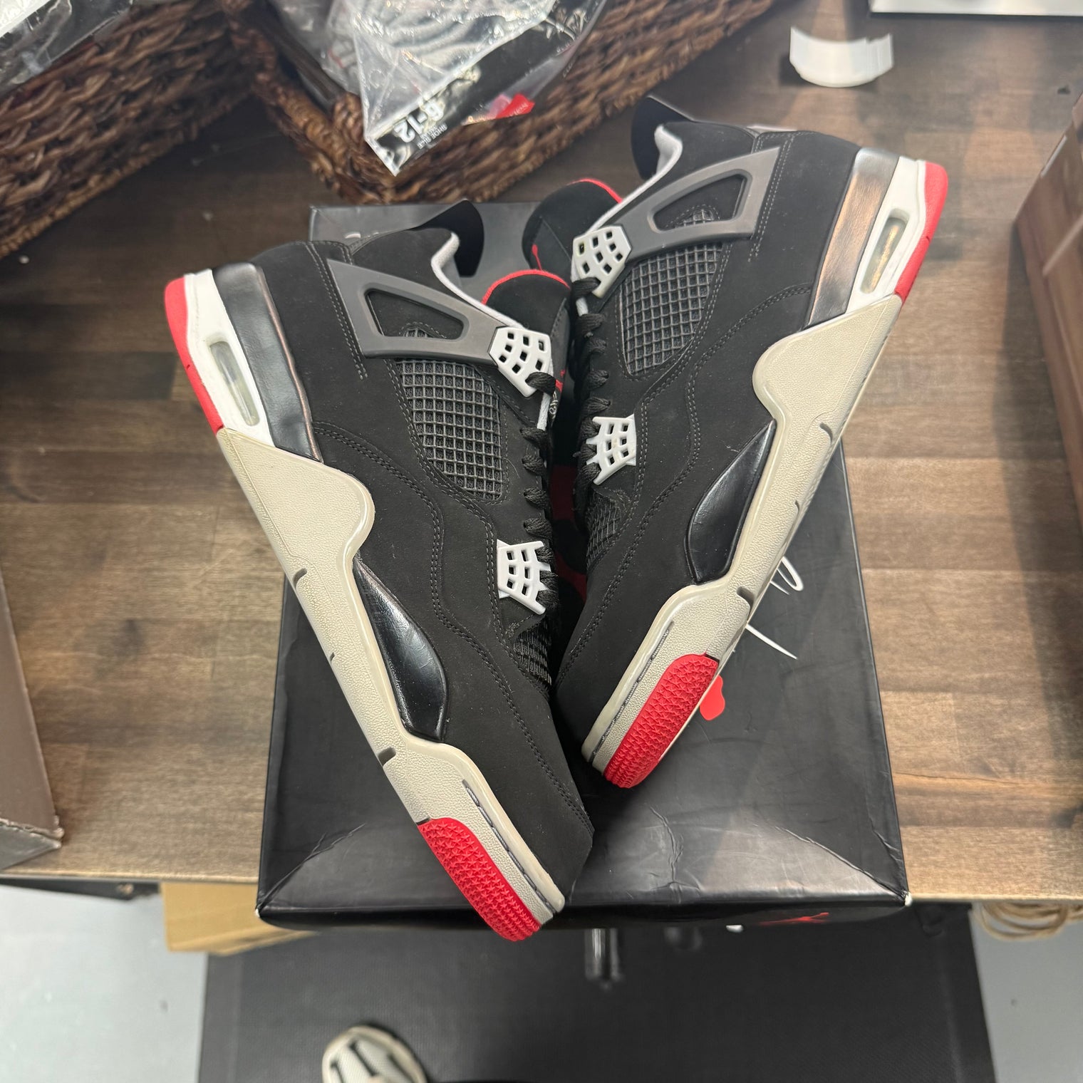 Bred Jordan 4 2019 (USED)