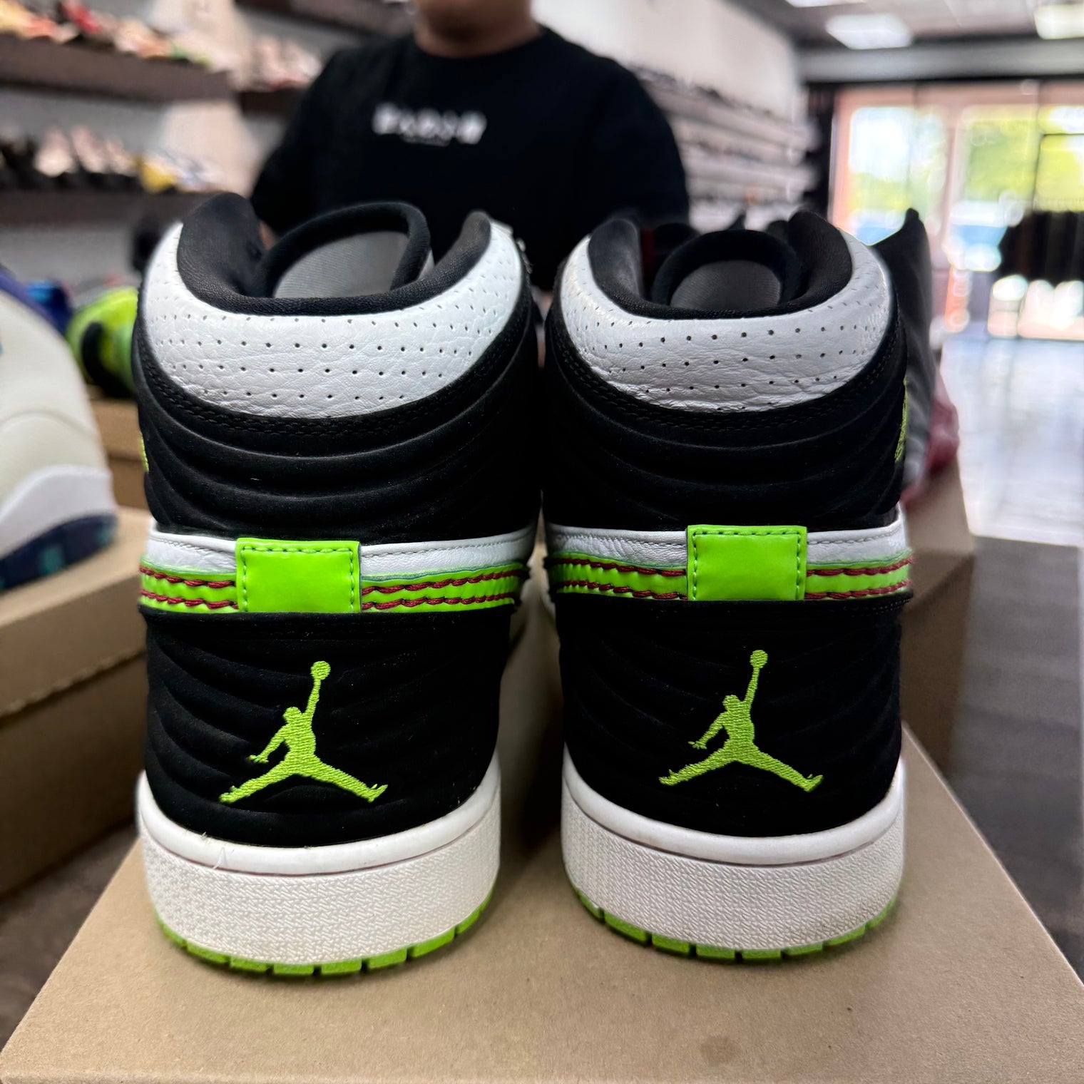 Electric Green Jordan 1 Retro (USED, No Box)