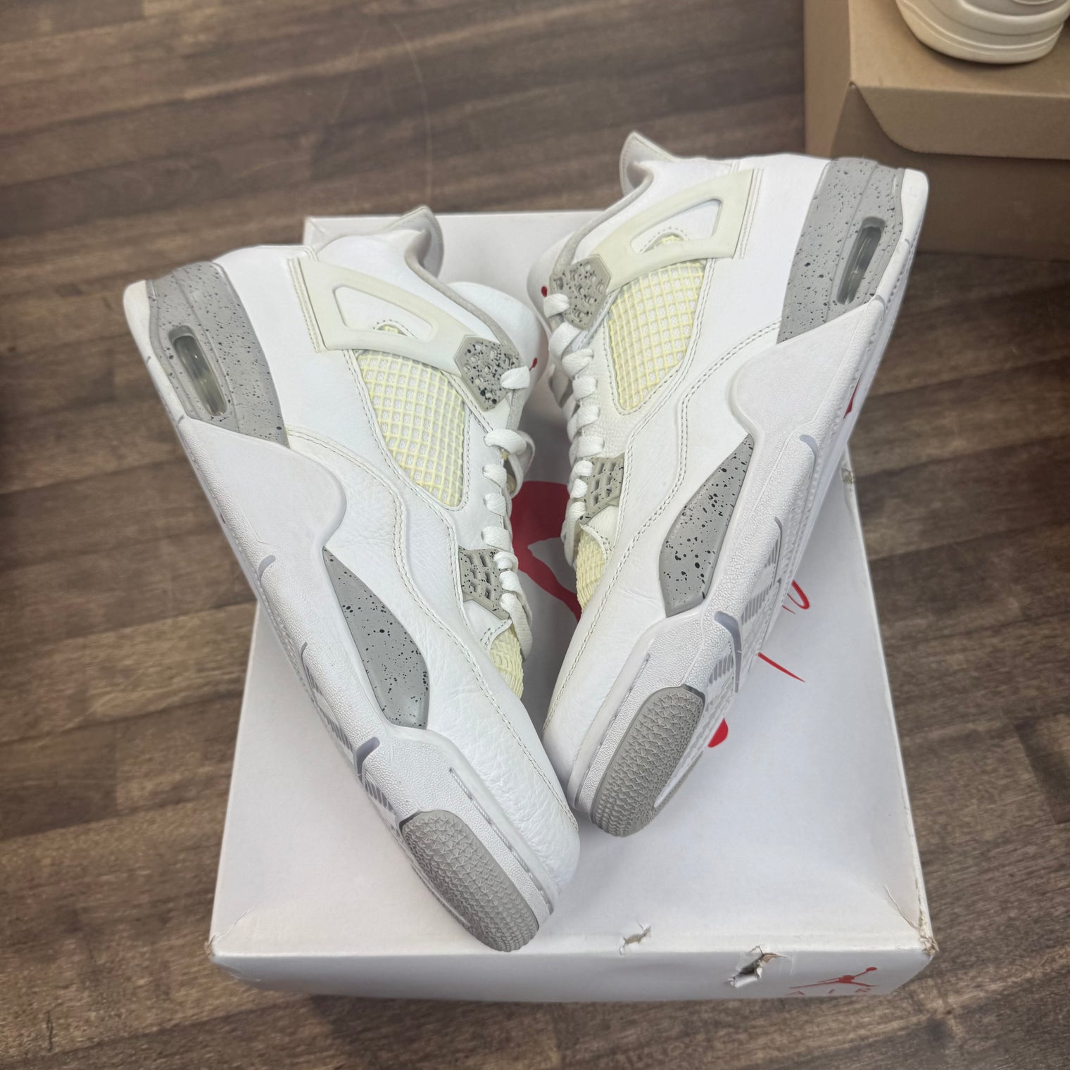 White Oreo Jordan 4 Retro (USED)
