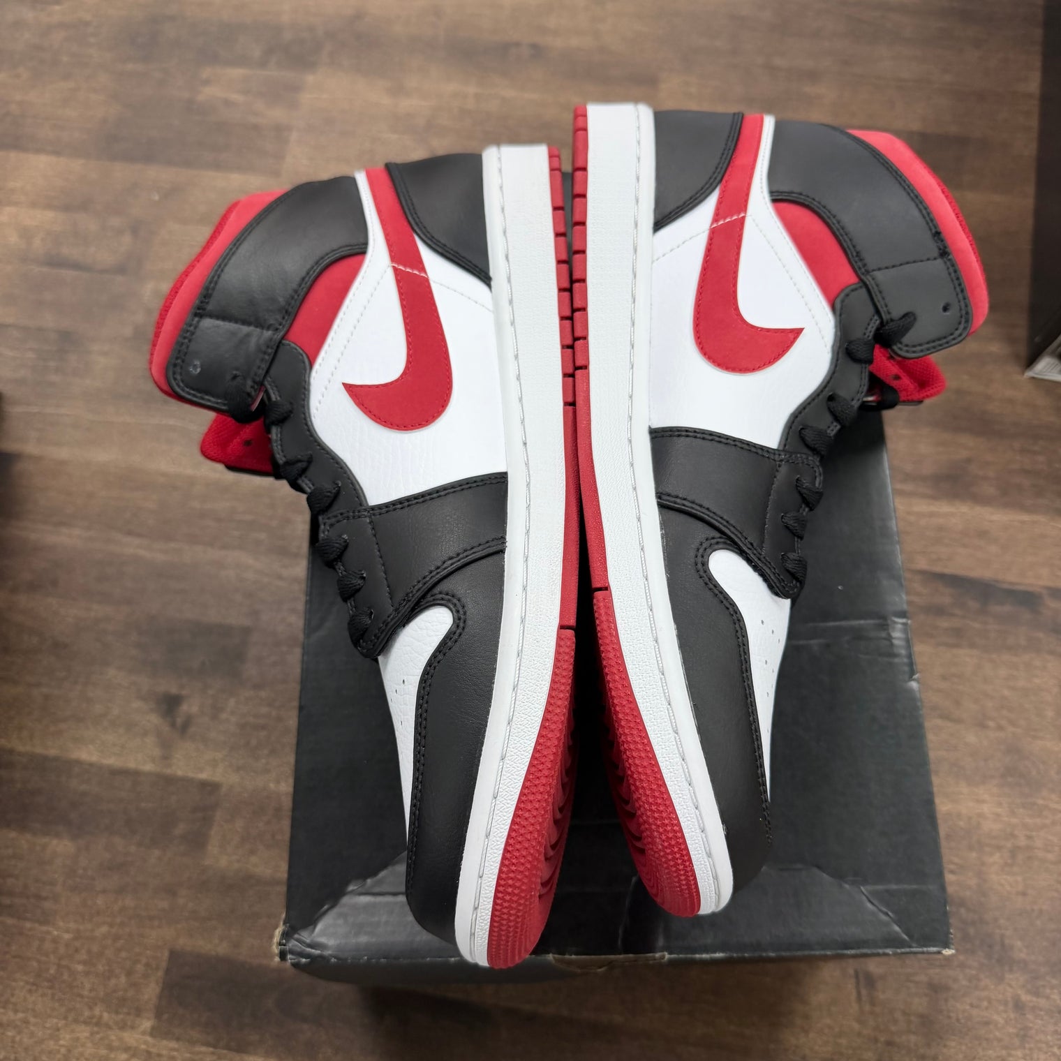 Gym Red Black White Jordan 1 Mid (USED)
