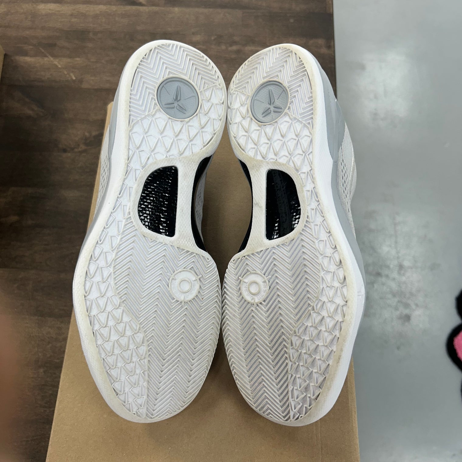 Wolf Grey Kobe 8 Protro (USED,No Box)